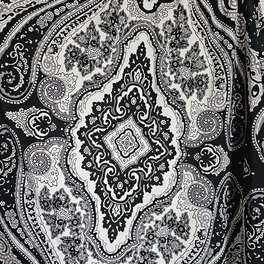 INC International Concepts Top M Black White Paisley Sleeveless Pom Pom Hem Trim - Picture 10 of 13